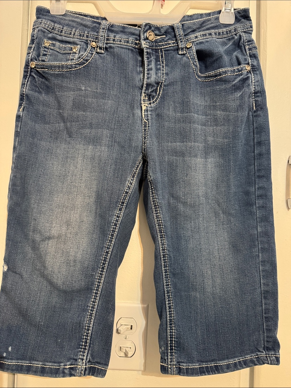 Earl Jeans Medium Blue Cropped Straight-Leg Denim